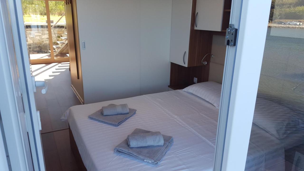 Hotel House Boat - Floating House Sofia Pola Esterno foto