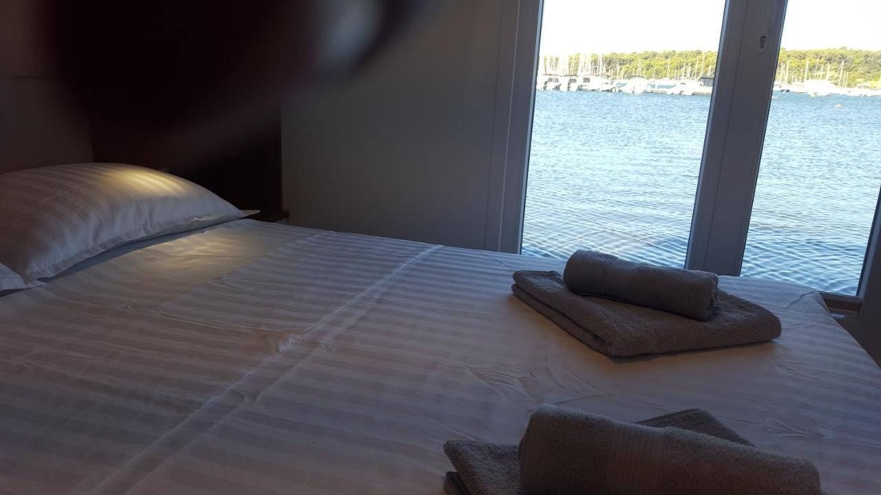 Hotel House Boat - Floating House Sofia Pola Esterno foto